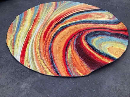 Photo of free ~6’ Round Rug (Arlington Heights) #1