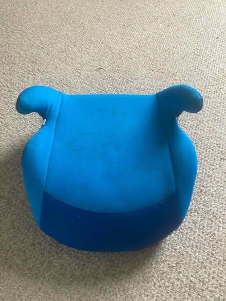 Photo of free Child car booster seat (Sale, M33) #2
