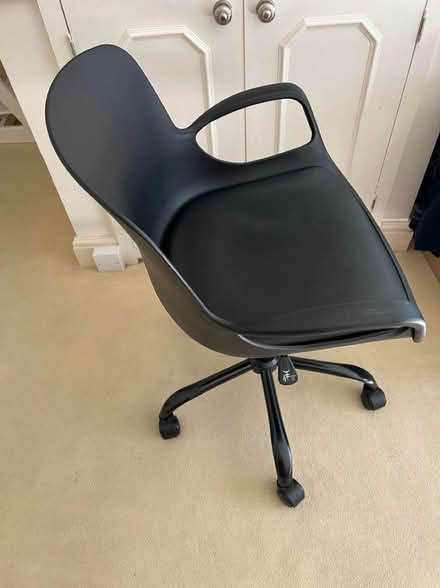 Photo of free desk chair (Kensington W8) #2