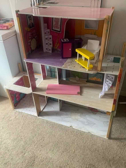 Photo of free Dismantled Barbie house (WF2 8) #1