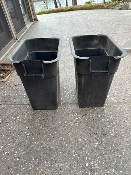 Photo of free 2 yard bins (Kehrs Mill Road& Strecker) #1
