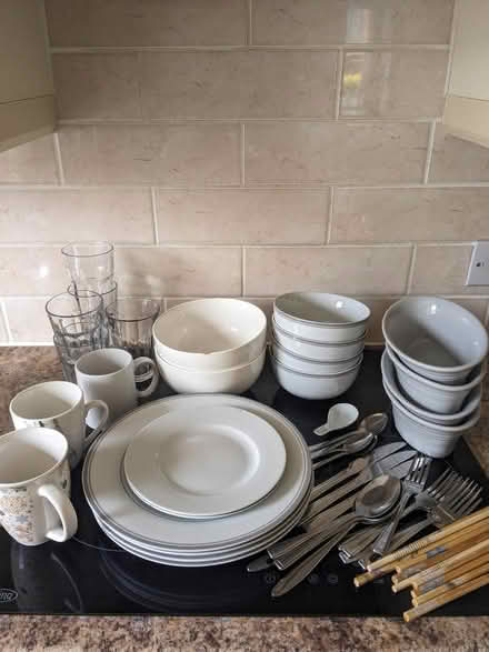 Photo of free Dinnerware (St Albans AL3) #1