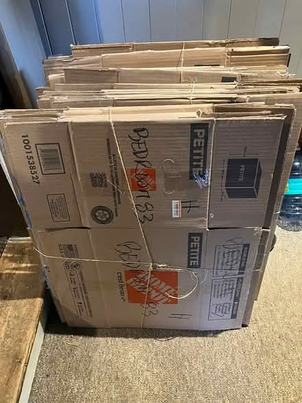 Photo of free Moving boxes (Kitchener, near Victoria Park) #1
