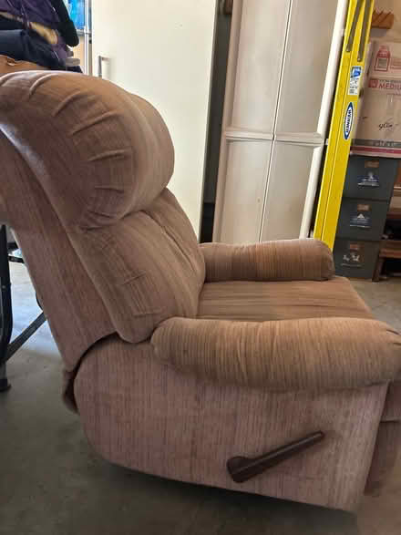 Photo of free Recliner (Mar vista) #1
