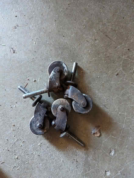 Photo of free 4 little furniture wheels (Vienna Hunter Mill) #1