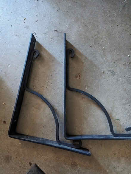 Photo of free Nice black shelf mounting iron (Vienna Hunter Mill) #1