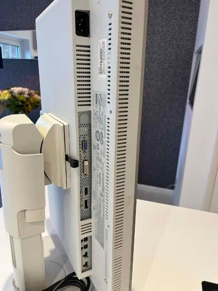Photo of free Computer monitor (Kingston TW11) #2