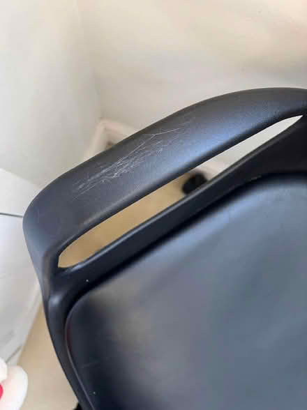 Photo of free desk chair (Kensington W8) #3