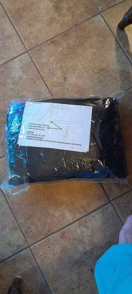 Photo of free Patio umbrella screen with zipper (Amber meadows 21702) #1