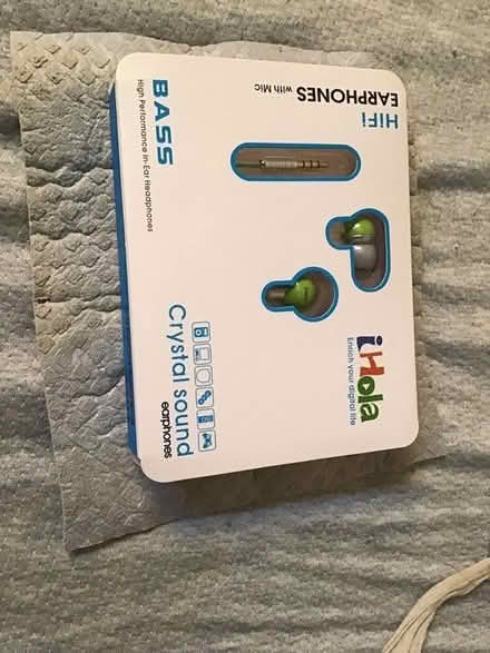 Photo of free in ear headphones, only 2 colorways (Hesperian Blvd) #1