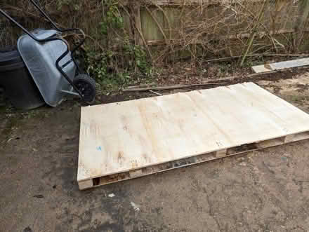 Photo of free Pallets (Beckley OX3) #2