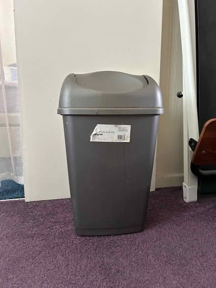 Photo of free Small trash bin. RM13 8TP (Rainham) #1