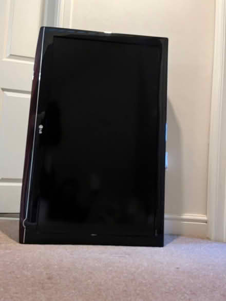 Photo of free LG massive TV (Studley B80) #2