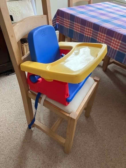 Photo of free Booster seat (Wallington) #1