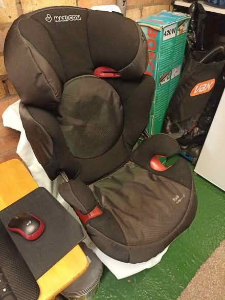 Photo of free Child car safety seat (Cob Lane B30) #1