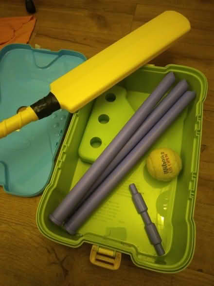 Photo of free Plastic cricket set for little kids (Headington OX3) #1