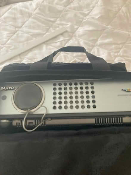 Photo of free Multi media projector (Bloomfield) #1