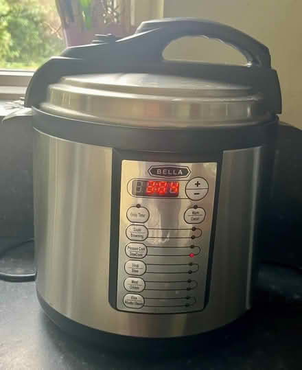 Photo of free Multi cooker WD3 (Heronsgate WD3) #1