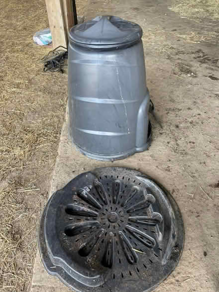 Photo of free Compost bin (Oxlinch GL10) #2