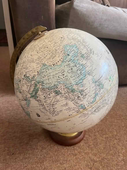 Photo of free Globe (Rottingdean) #1