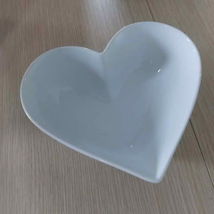 Photo of free Heart shaped porcelain bowl (Beetham LA7) #1