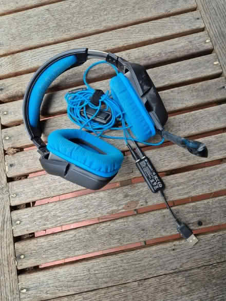 Photo of free Logitech gamers headphones and mike. (GU14) #1