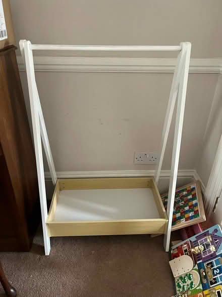 Photo of free Children’s hanging rail (Twickenham) #2