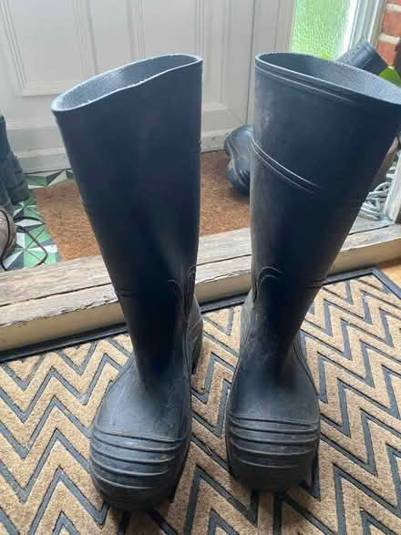 Photo of free Size 6 wellies (Hook KT9) #1