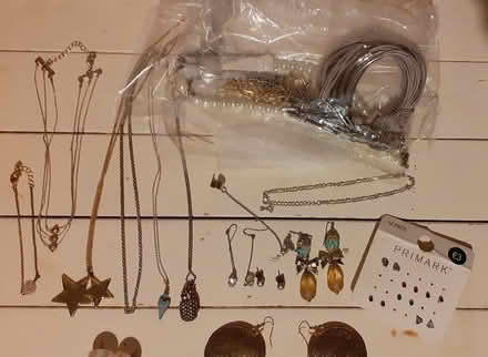 Photo of free Various womens jewellery (Brixton SW9) #3