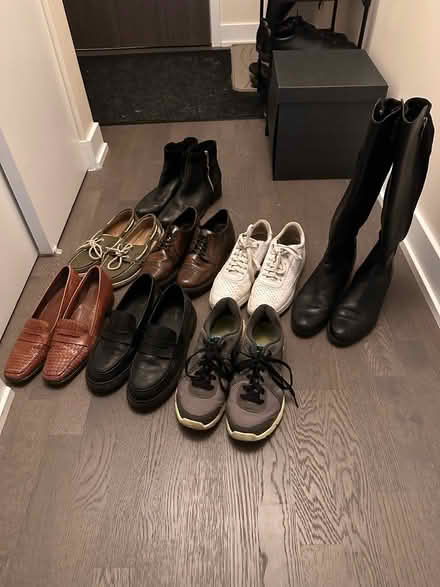 Photo of free Women’s shoes size 9 (Yonge and Eglinton) #3