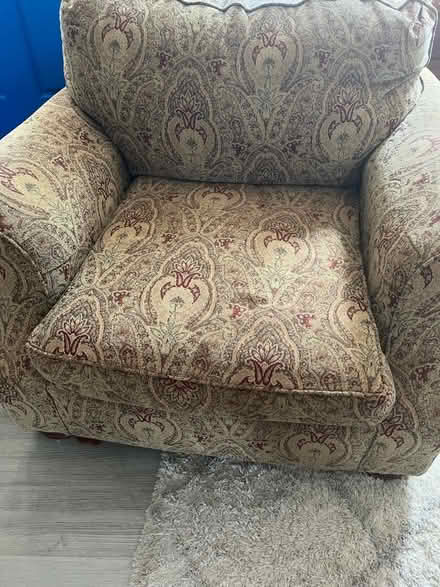 Photo of free Over stuffed chair (21224) #3