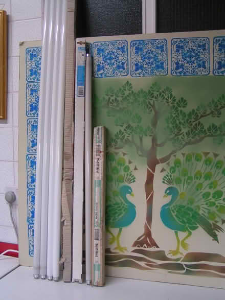 Photo of free 8 Fluorescent light tubes (Sevenoaks TN13) #1