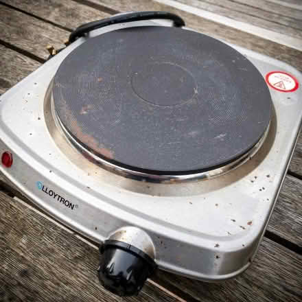 Photo of free Single plate electric hob unit (Emsworth PO10) #1