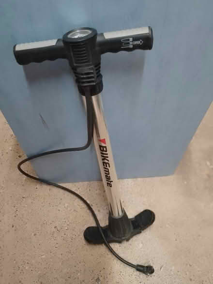 Photo of free Large Cycle Pump (Anstey LE7) #3