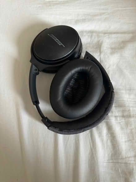 Photo of free BROKEN Bose QC35 headphones (BS1) #1