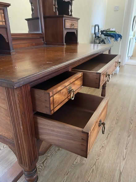 Photo of free Vintage mahogany dresser (Bracklesham) #4