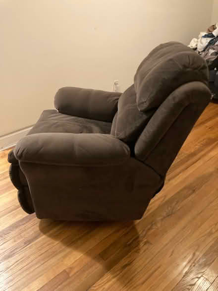 Photo of free Recliner Chair (Teaneck) #4