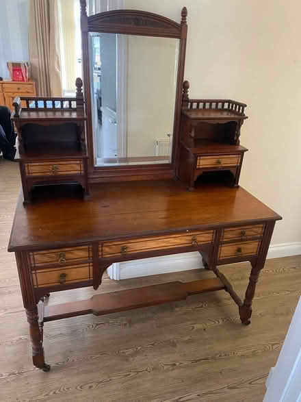 Photo of free Vintage mahogany dresser (Bracklesham) #2