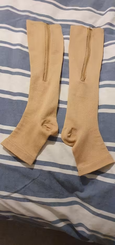 Photo of free elastic pop socks (Hengistbury Head BH6) #1