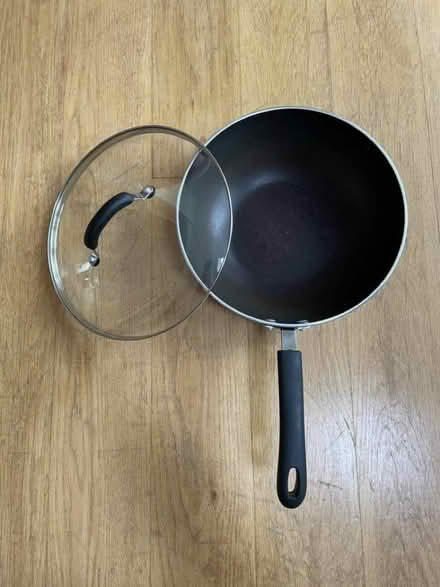 Photo of free Large Saucepan and Lid (CT4) #1