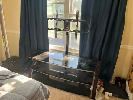 Photo of free TV stand (Eldersburg) #1