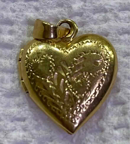 Photo of free Vintage jewelry (Fair Lawn - near BWay station) #1