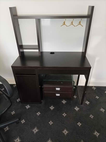 Photo of free Desk (Cranford TW5) #1