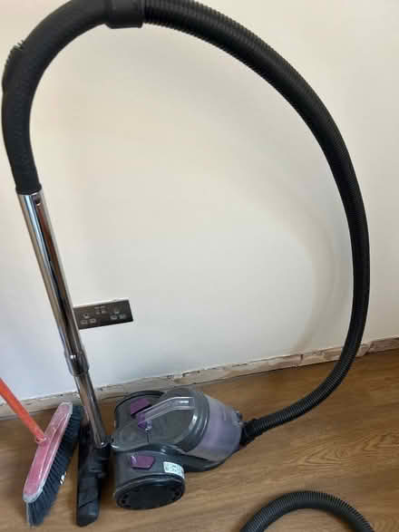 Photo of free Vacuum cleaner - semi working (Northcourt OX14) #2