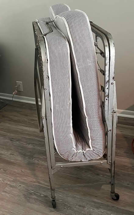 Photo of free Beds (Amherst NY) #4