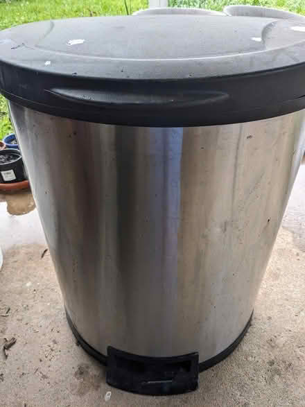 Photo of free Trash can (Missouri City) #1
