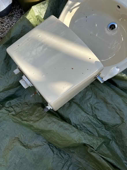 Photo of free Toilet and pedestal basin (Shaldon) #1