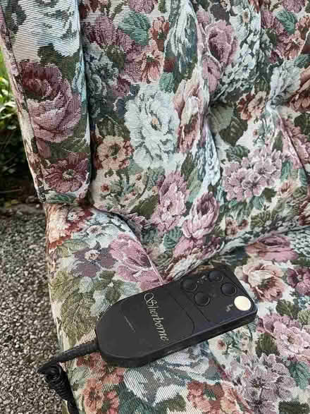 Photo of free Electric riser/recliner armchair (Hurst Green RH8) #1