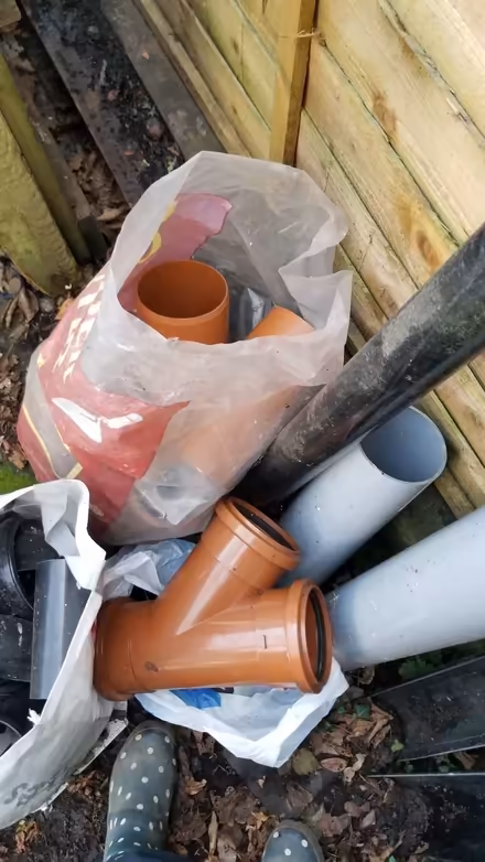 Photo of free Guttering/pipes (Binfield RG42) #3