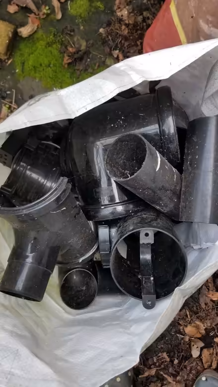 Photo of free Guttering/pipes (Binfield RG42) #1